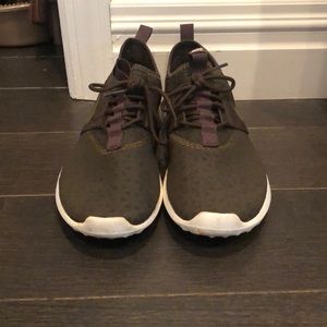 Olive Nike casual sneakers
